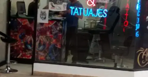 PIERCING & TATUAJES PIERCING & TATUAJES